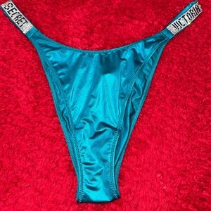 VS shine strap panty